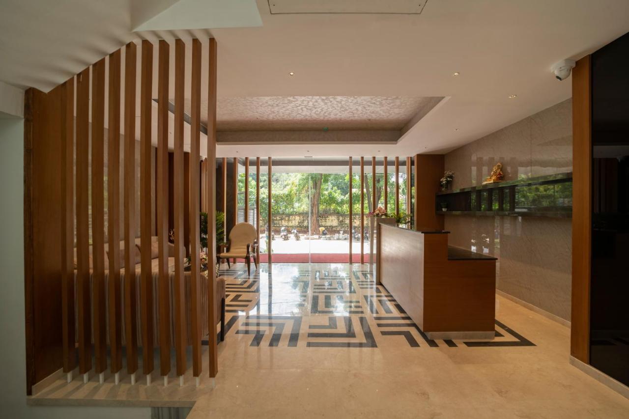 The President Hotel, Kumarapark Bangalore Bagian luar foto
