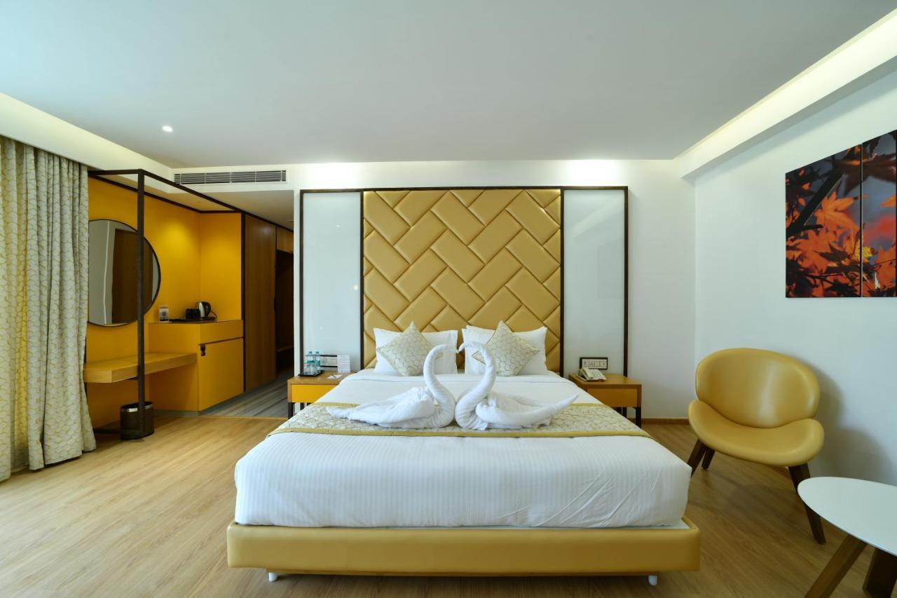 The President Hotel, Kumarapark Bangalore Bagian luar foto